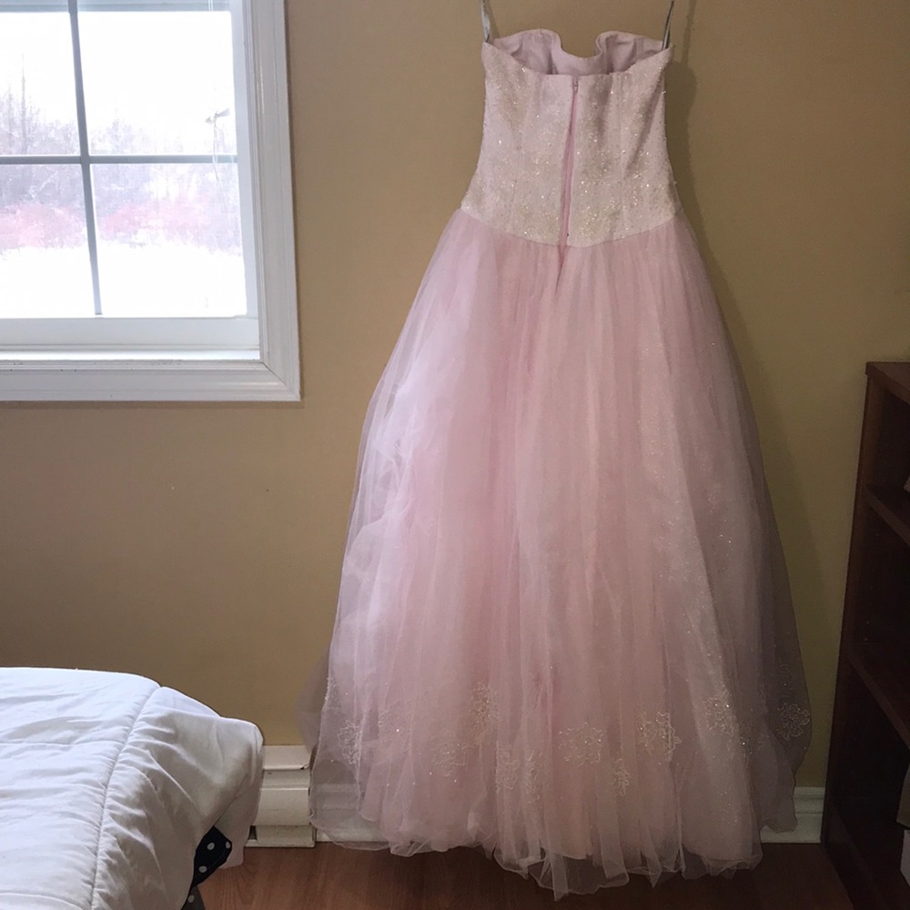 Dress - Picture 3 of 3